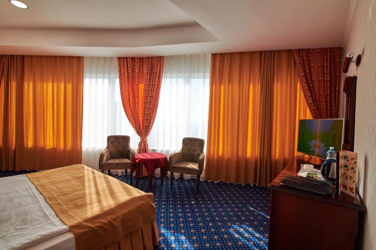 Grand Hotel Victory Aktav Dış mekan fotoğraf A room at the hotel