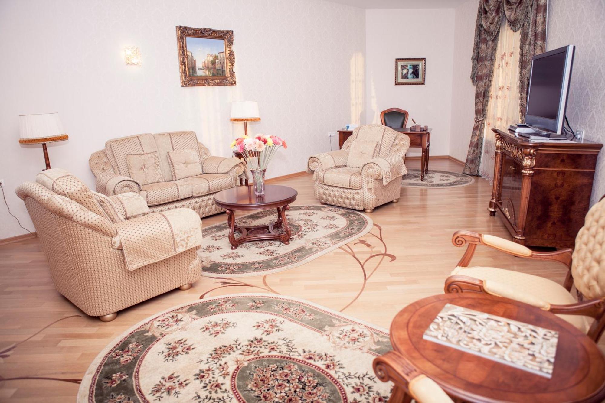 Grand Hotel Victory Aktav Dış mekan fotoğraf A living room