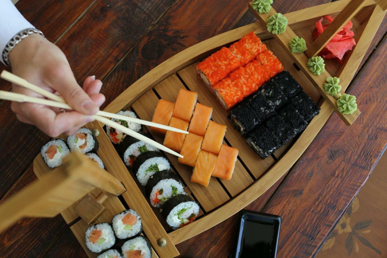 Grand Hotel Victory Aktav Dış mekan fotoğraf Sushi